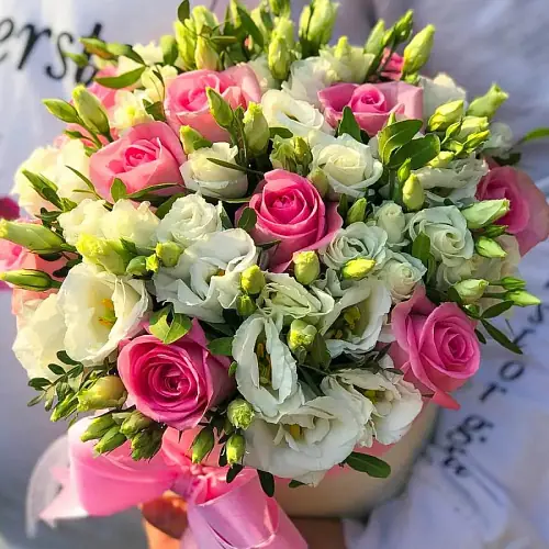  "Белые Эустомы и Розы" в коробке