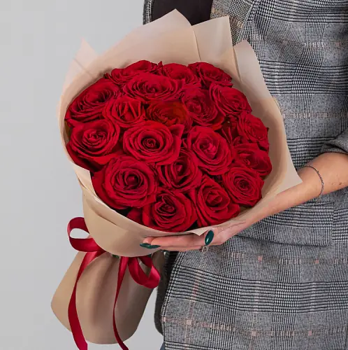 19 Бордовых Роз