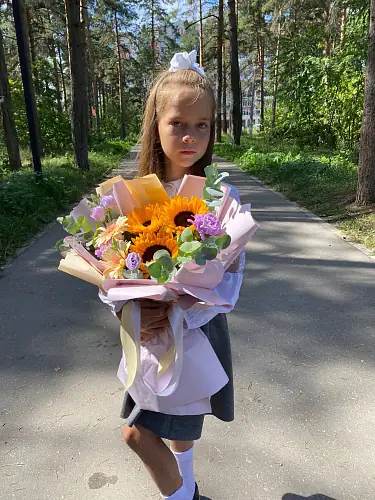 Букет с подсолнухами и герберой