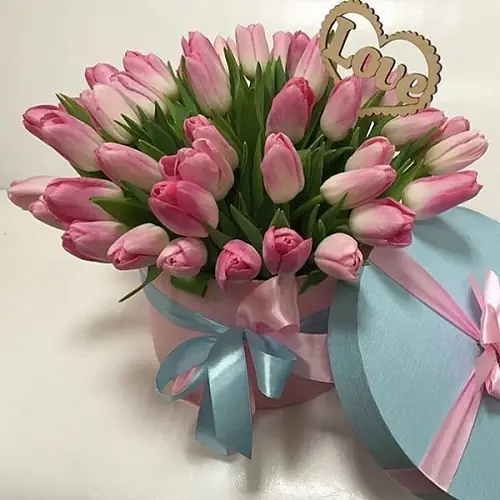 Розовые Тюльпаны в коробке - 25 шт