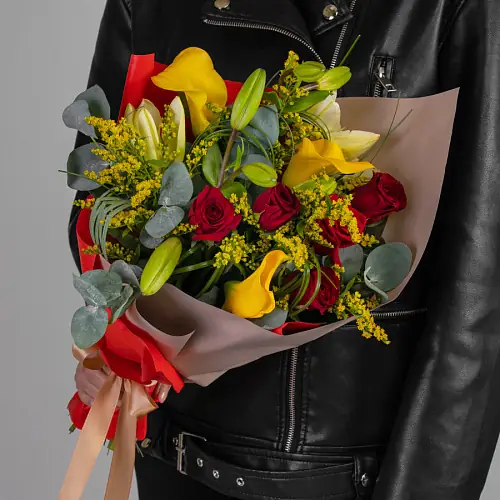 Букет из лилий и роз