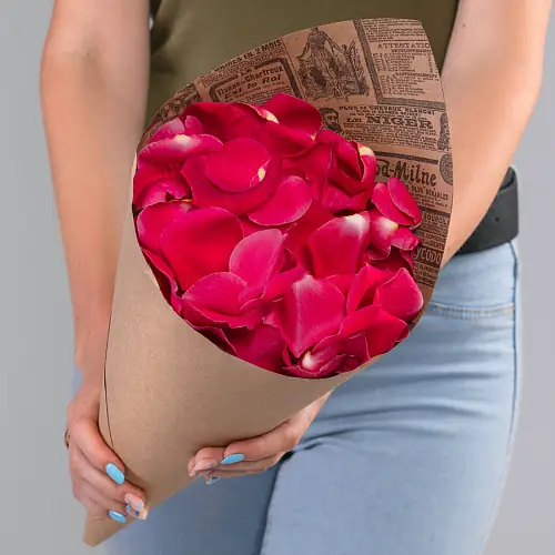 Лепестки Малиновых Роз