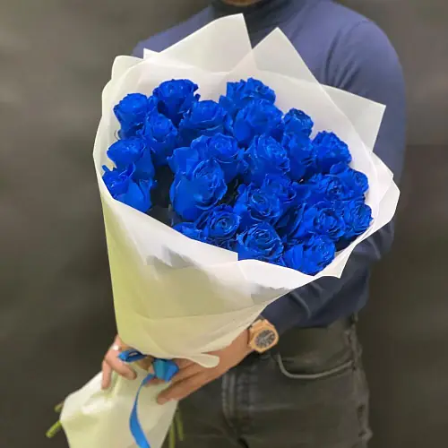 25 Синих роз в дизайнерской упаковке