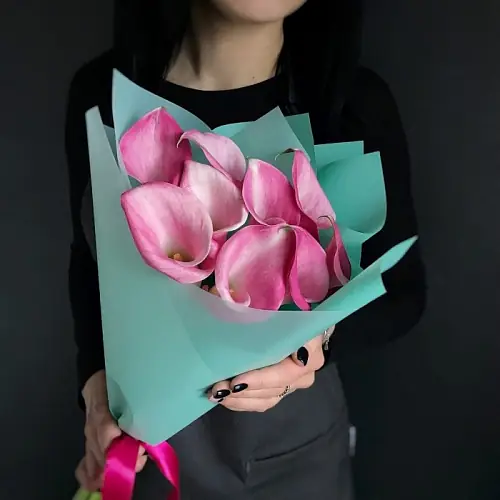 9 Розовых Калл