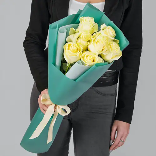 7 Нежных Роз в упаковке 