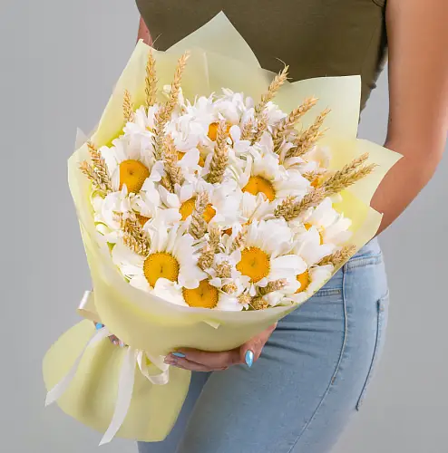 11 Крупных Ромашек с пшеницей в упаковке 