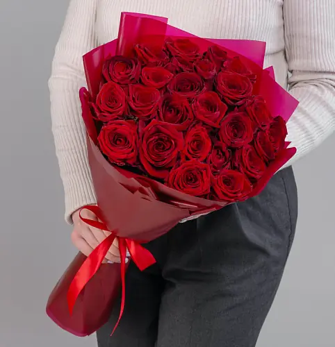 Красные кенийские розы