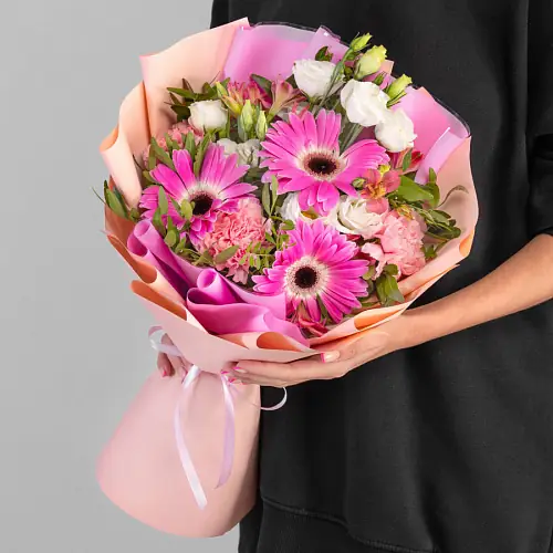 Букет с эустомой и герберой 