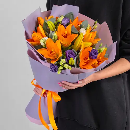 Букет из лилий и эустом 