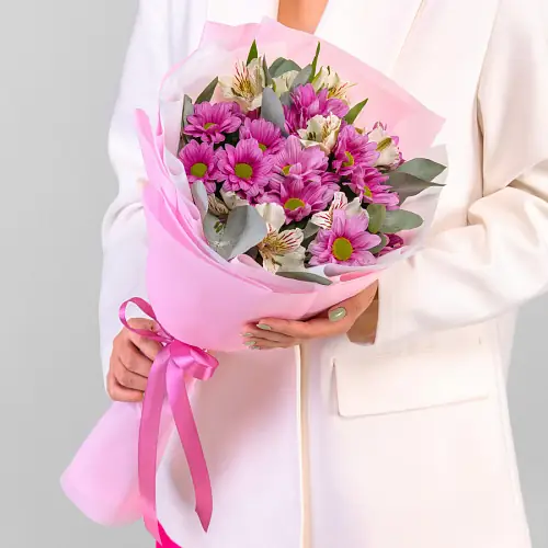 Альстромерии и хризантемы