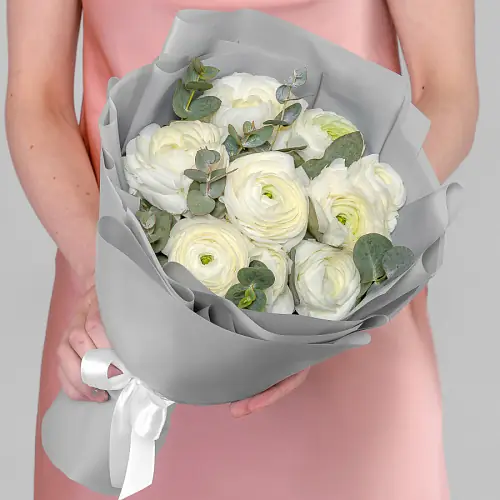 Букет  из Белых Ранункулюсов и Эвкалипта