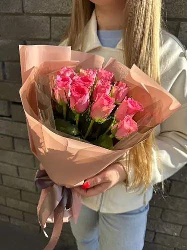 Букет живых цветов из 11 розовых роз