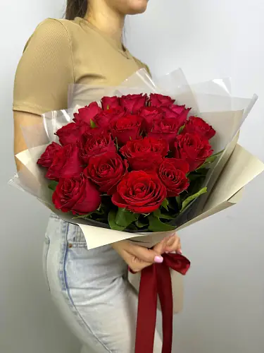 Букет живых цветов из 21 Красной розы
